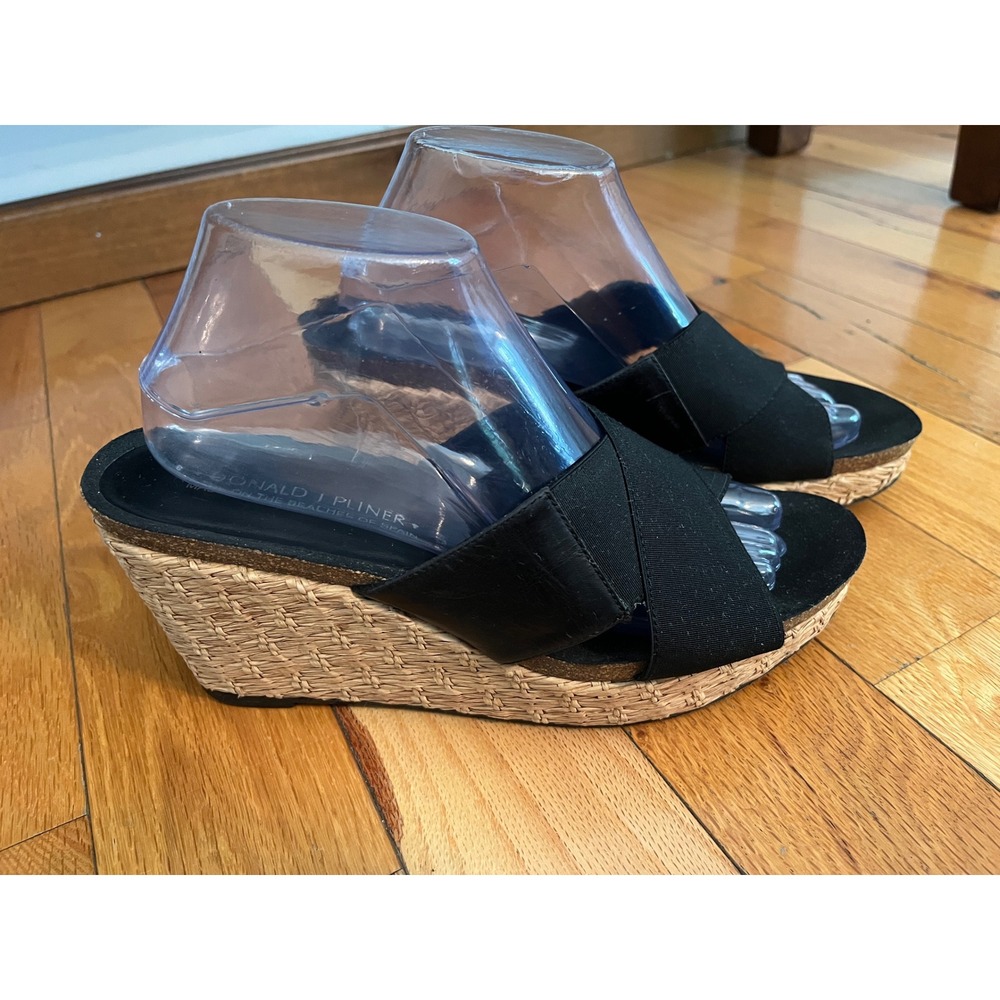 Donald J Pliner Wedge Sandals Size 9.5